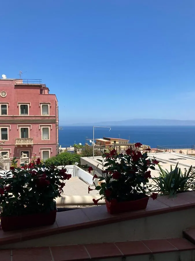 Casa Archia Ristrutturata Con Balcone Vista Mare Apartment Taormina